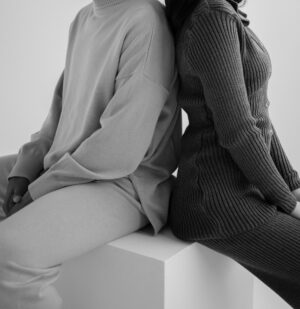 B2B high collar sweater